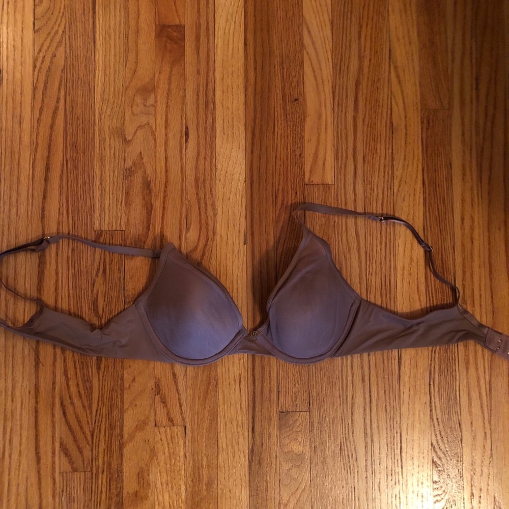 Classic contour plunge bra